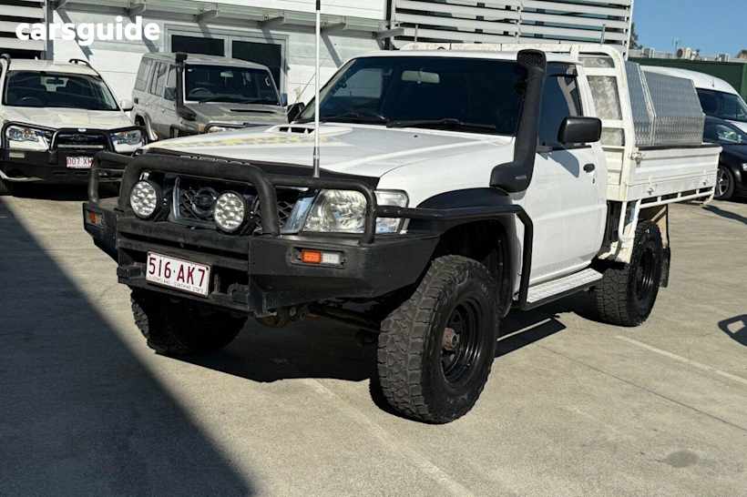 White 2011 Nissan Patrol Leaf Cab Chassis Dx (4X4)