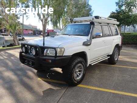 White 2005 Nissan Patrol SUV ST-S 4X4