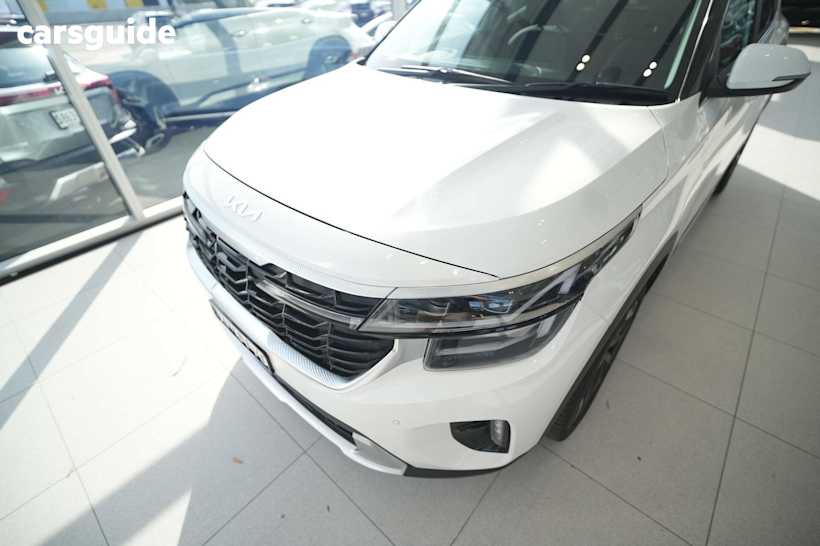 White 2025 Kia Seltos Wagon Gt-Line (Awd) (Sunroof)