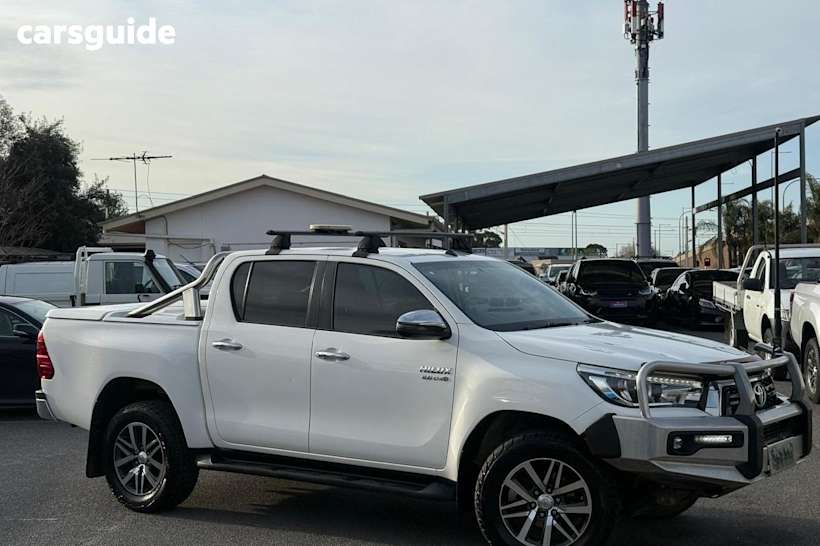 White 2019 Toyota Hilux Ute Tray SR5 4X4