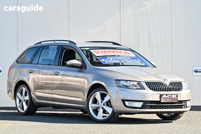 White 2014 Skoda Octavia SUV AMBITION 103TSI F