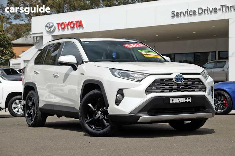 White 2020 Toyota RAV4 SUV CRUISER 4X4