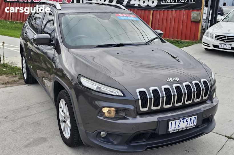 Grey 2016 Jeep Cherokee Wagon Longitude (4X4)