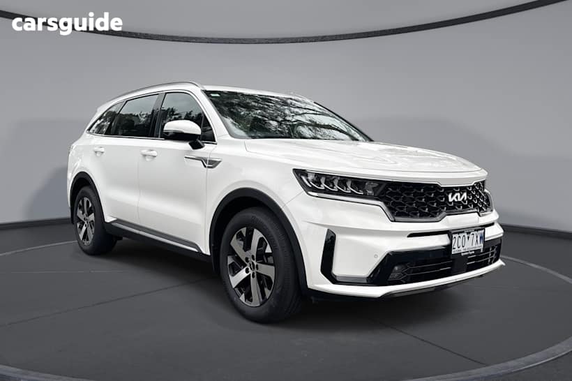 White 2022 Kia Sorento Wagon Sport 7 Seat