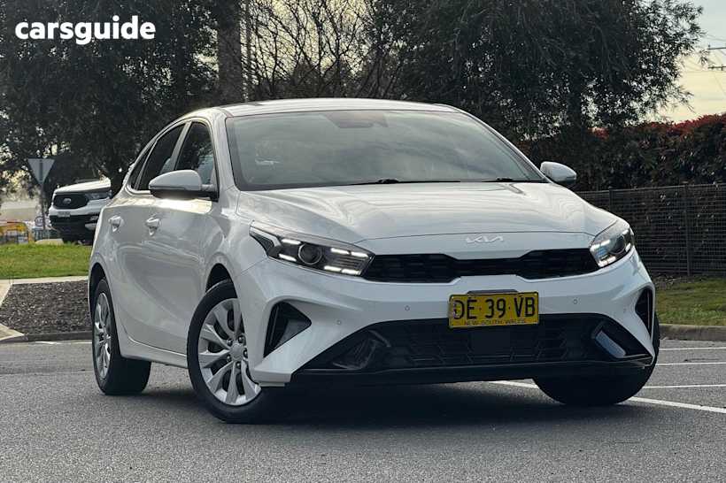 White 2022 Kia Cerato Hatch S F