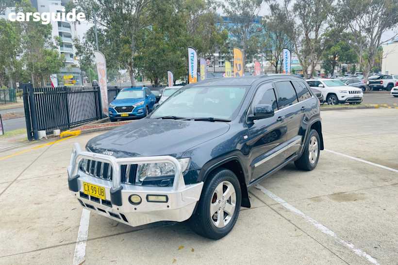 Grey 2013 Jeep Grand Cherokee Wagon Laredo (4X4)