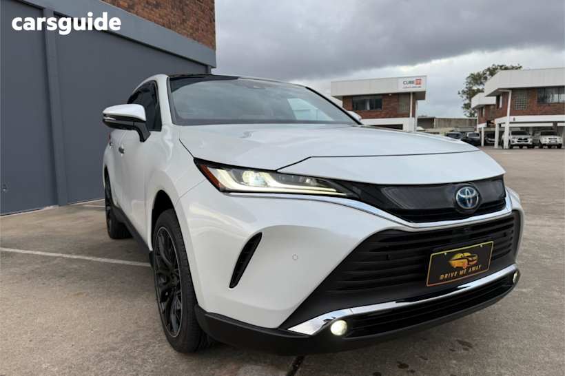 White 2023 Toyota Harrier SUV Z LEATHER PACKAGE