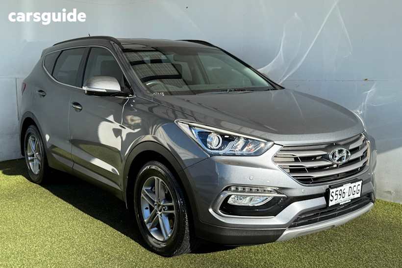 Silver 2017 Hyundai Santa FE SUV ACTIVE 4X4