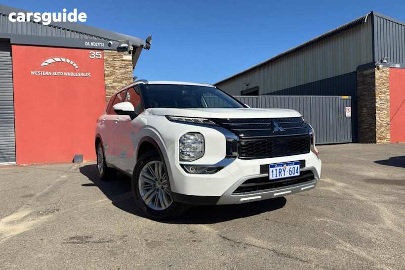 White 2025 Mitsubishi Outlander Wagon Ls 7 Seat (2Wd)
