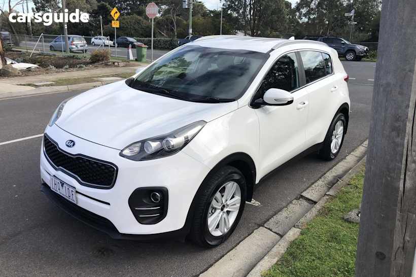 White 2016 Kia Sportage Hatch
