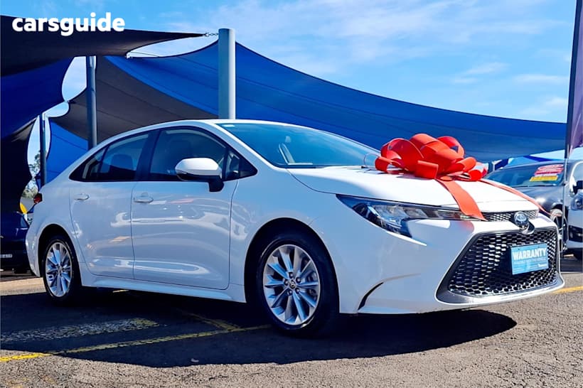 White 2022 Toyota Corolla Sedan ASCENT SPORT F