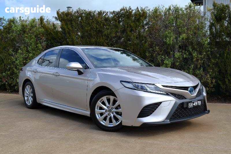 Silver 2018 Toyota Camry Sedan ASCENT SPORT F