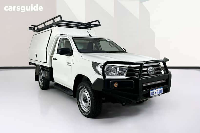 White 2019 Toyota Hilux Cab Chassis Sr (4X4)