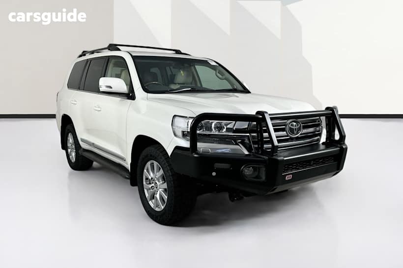 White 2018 Toyota Landcruiser Wagon Sahara (4X4)