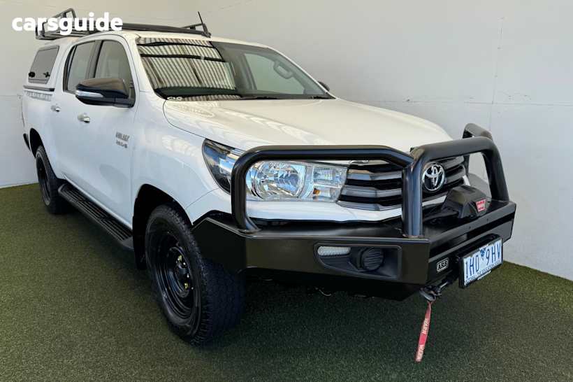 White 2015 Toyota Hilux Dual Cab Chassis Sr (4X4)