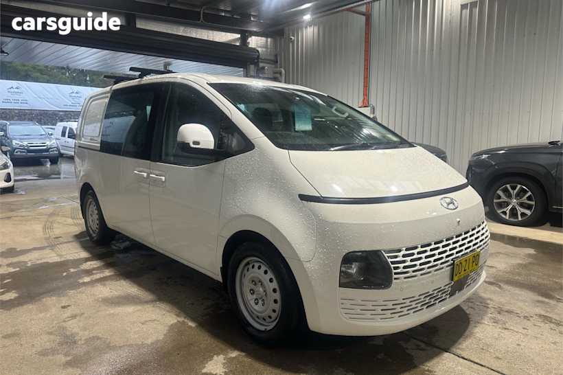 White 2022 Hyundai Staria Crew Van 5S 2.2D Liftback