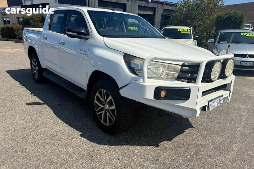 White 2016 Toyota Hilux Ute Tray SR 4X4