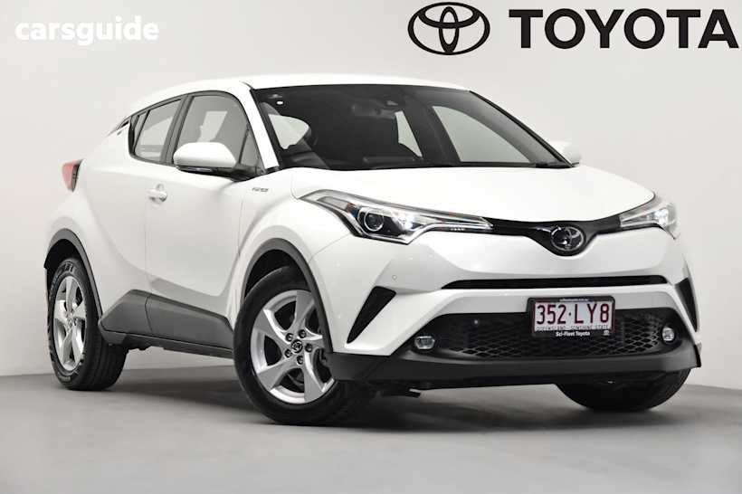 White 2019 Toyota C-HR Wagon (Awd)