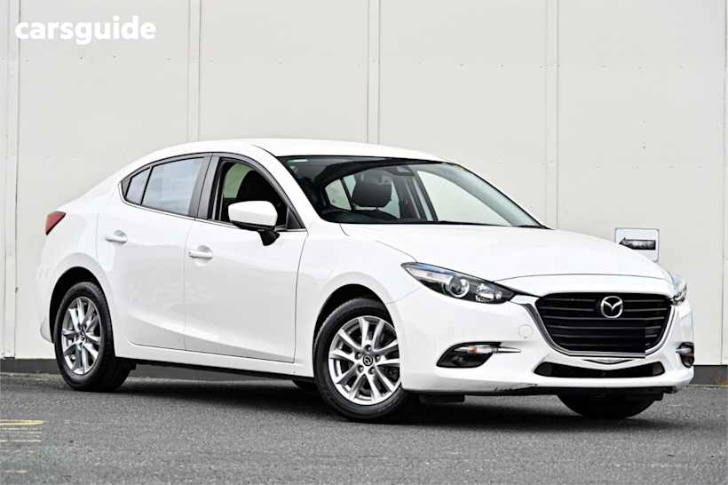 White 2018 Mazda Mazda3 Sedan MAXX SPORT F