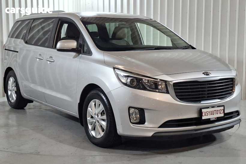Silver 2016 Kia Carnival Wagon Si