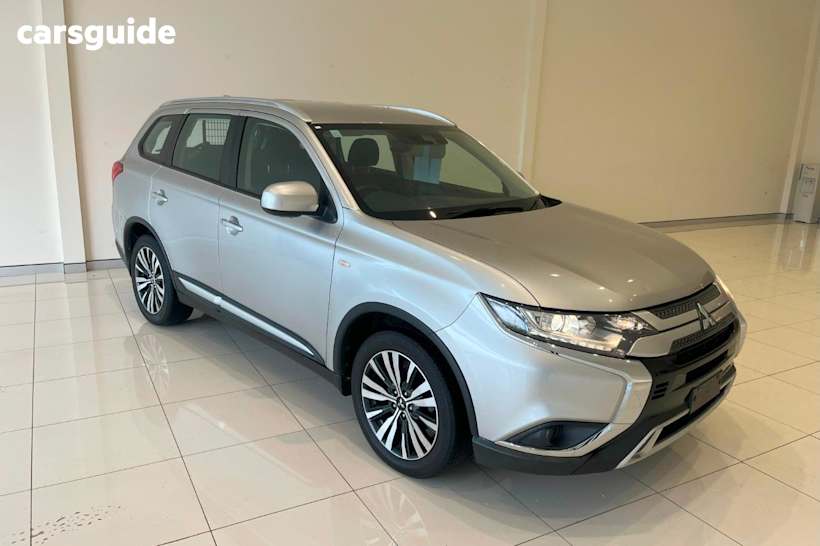 Silver 2018 Mitsubishi Outlander SUV ES ADAS F