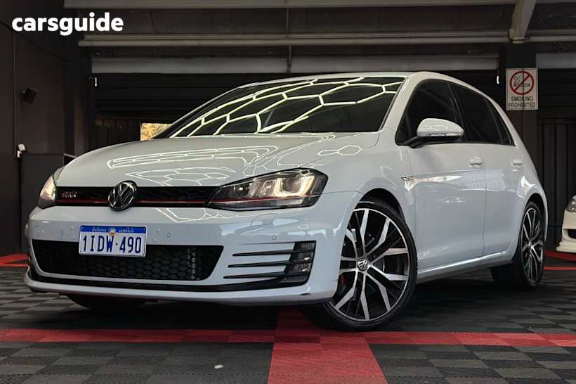 White 2016 Volkswagen Golf Hatch GTI F