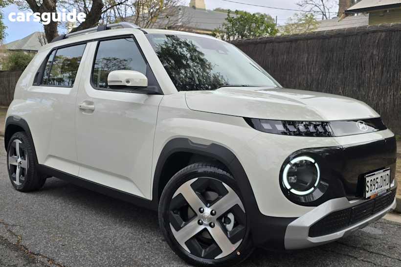 White 2025 Hyundai Inster SUV EXTENDED RANGE F