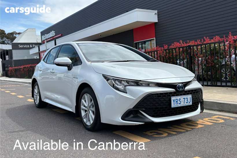 White 2023 Toyota Corolla Hatch ASCENT SPORT HYBRID F