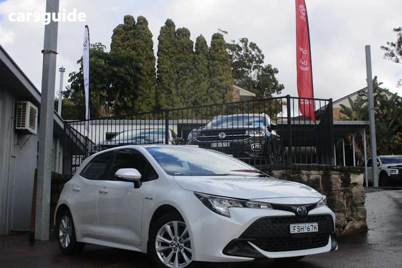 White 2023 Toyota Corolla Hatch ASCENT SPORT HYBRID F