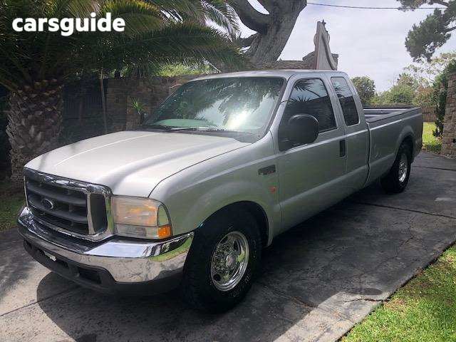 Silver 2005 Ford F250 Super Cab Pickup Xlt
