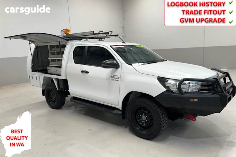 White 2018 Toyota Hilux Ute Tray SR 4X4