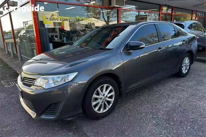 Grey 2013 Toyota Camry Sedan ALTISE F