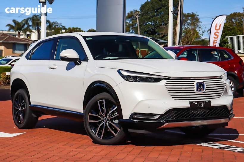 White 2023 Honda HR-V SUV E:HEV L F