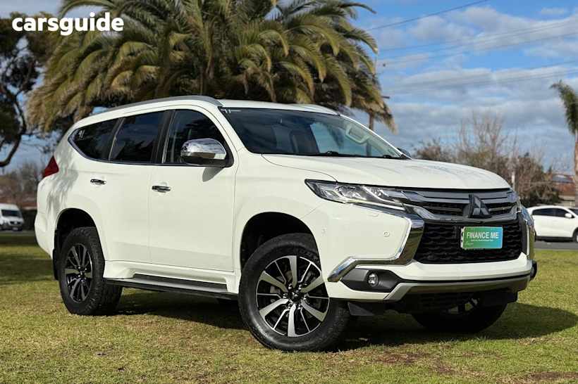 White 2017 Mitsubishi Pajero Sport Wagon Exceed (4X4) 7 Seat