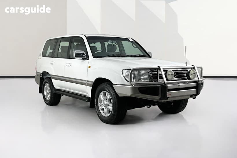 White 2004 Toyota Landcruiser Wagon Sahara (4X4)