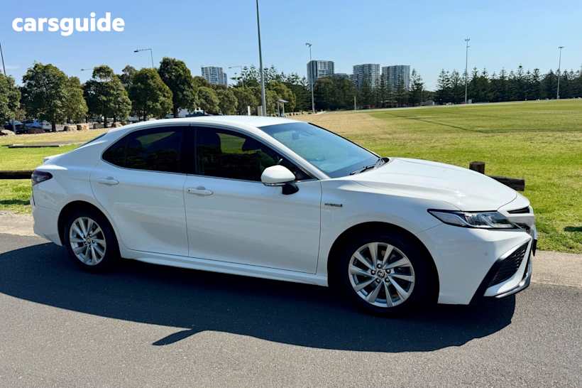 White 2021 Toyota Camry Sedan ASCENT SPORT F