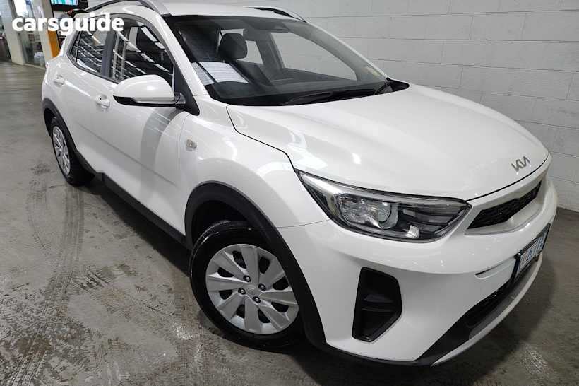 White 2022 Kia Stonic SUV S F