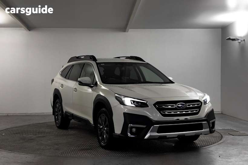 White 2023 Subaru Outback Wagon Awd