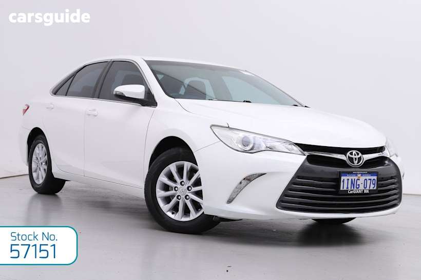 White 2016 Toyota Camry Sedan Altise