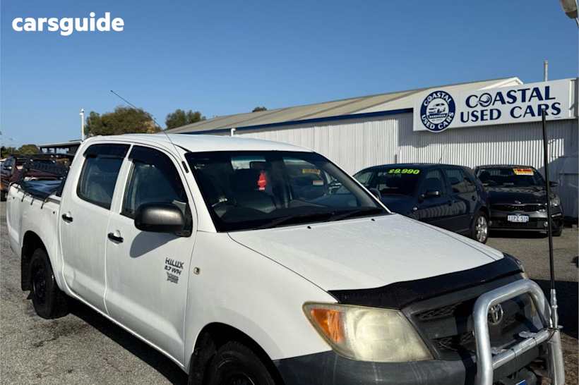 White 2006 Toyota Hilux Dual Cab Pick-up Workmate
