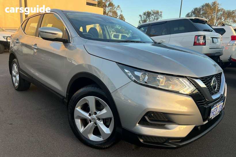 Silver 2020 Nissan Qashqai Wagon St