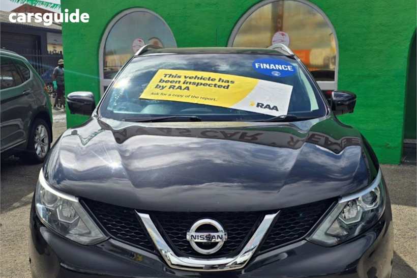 Black 2016 Nissan Qashqai SUV TI F