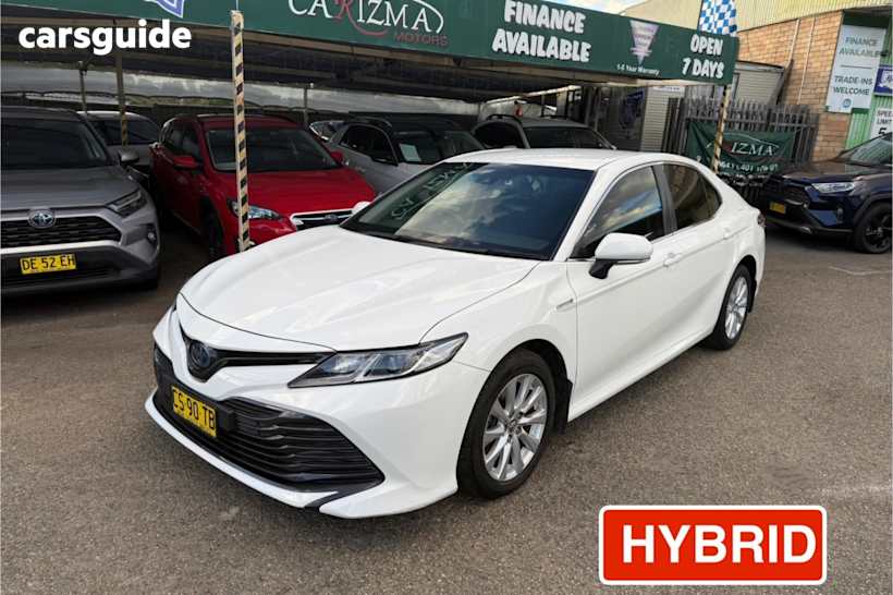 White 2019 Toyota Camry Sedan Ascent (Hybrid)