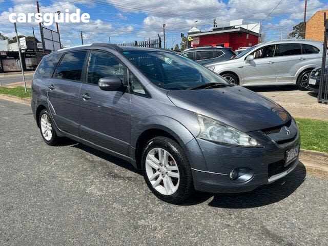 Grey 2008 Mitsubishi Grandis Wagon Vr-X