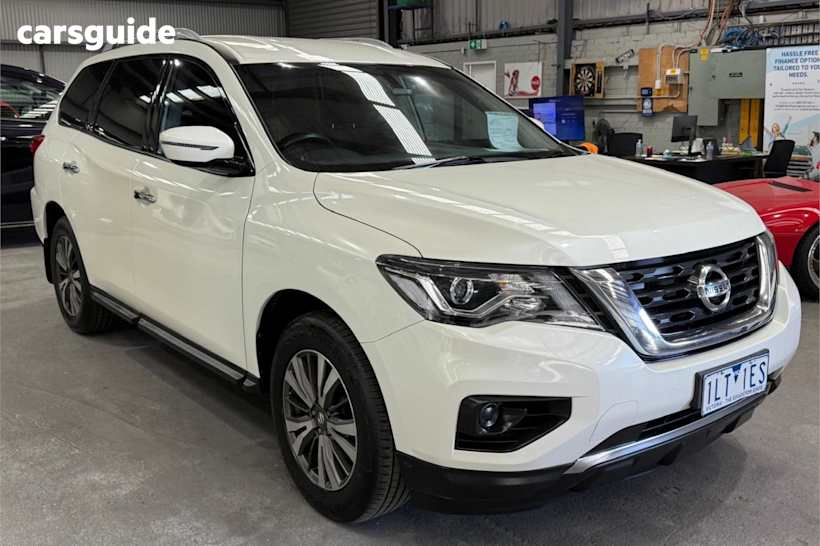 White 2017 Nissan Pathfinder SUV ST F