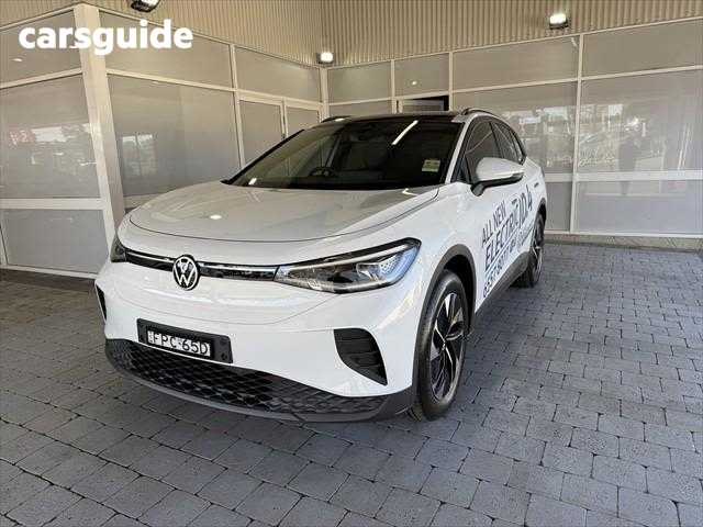 White 2024 Volkswagen ID. 4 SUV PRO