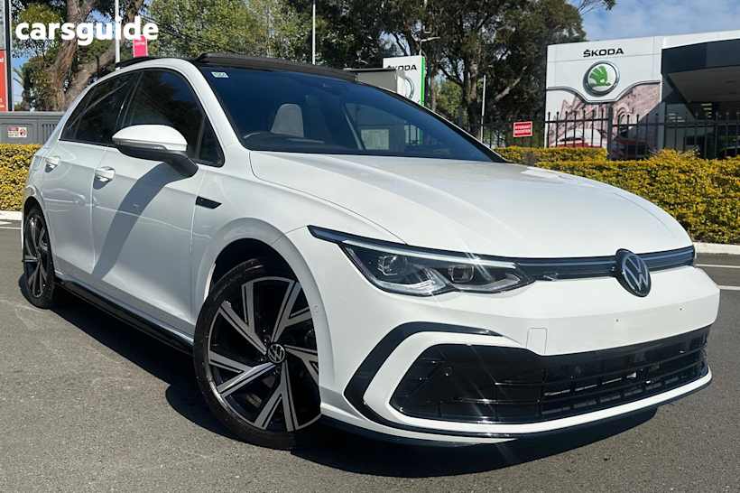 White 2023 Volkswagen Golf Hatch 110TSI R-LINE F