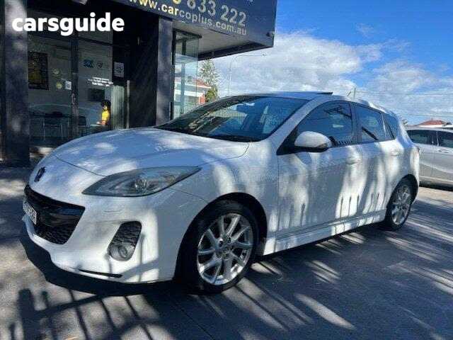 White 2011 Mazda 3 Hatchback Sp25