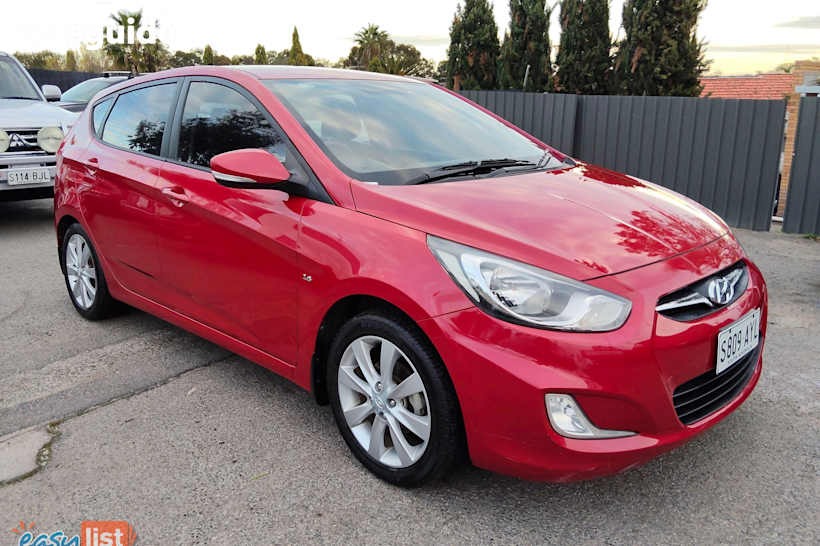 2013 Hyundai Accent Hatch