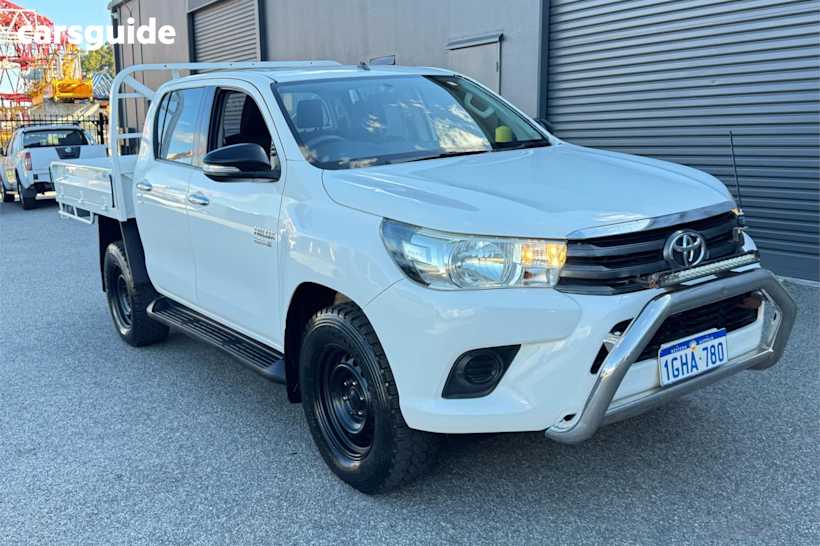White 2017 Toyota Hilux Ute Tray SR 4X4